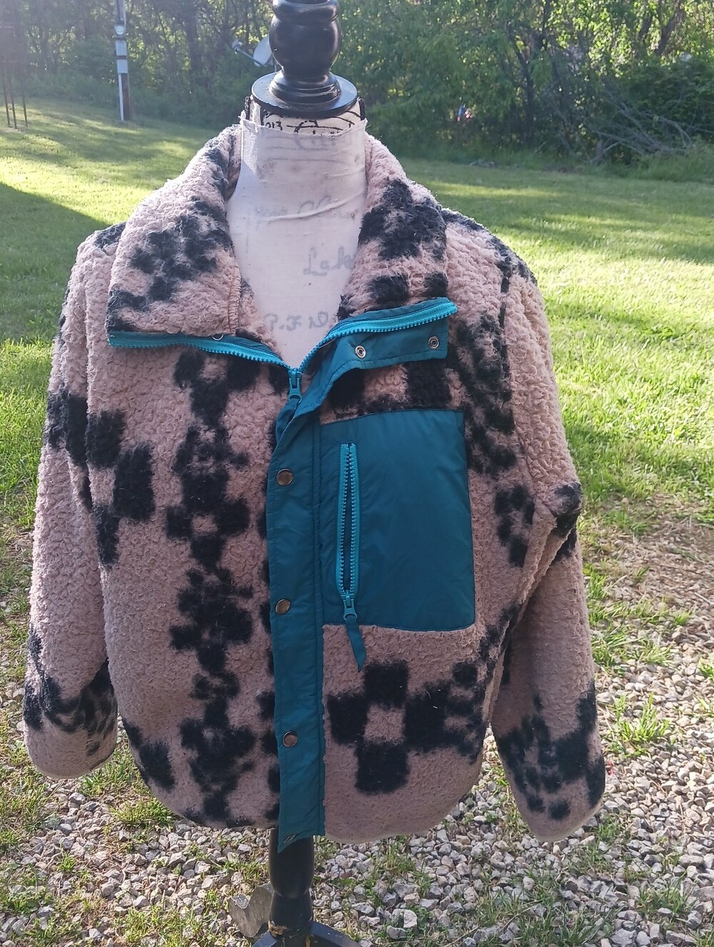 URBAN OUTFITTERS SHERPA TIRBAL PRINT TEDDY JACKET Size Small